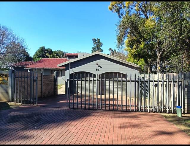 3 BEDROOM HOUSE FOR SALE IN BRACKENDOWNS